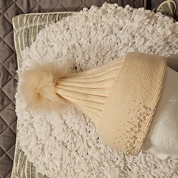 Adrienne Landau Hat - Picture 8 of 12